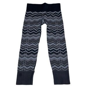 LULULEMON Athletica Leggings Ebb to Street Grey Chevron 7/8 Ankle Crop Size 6